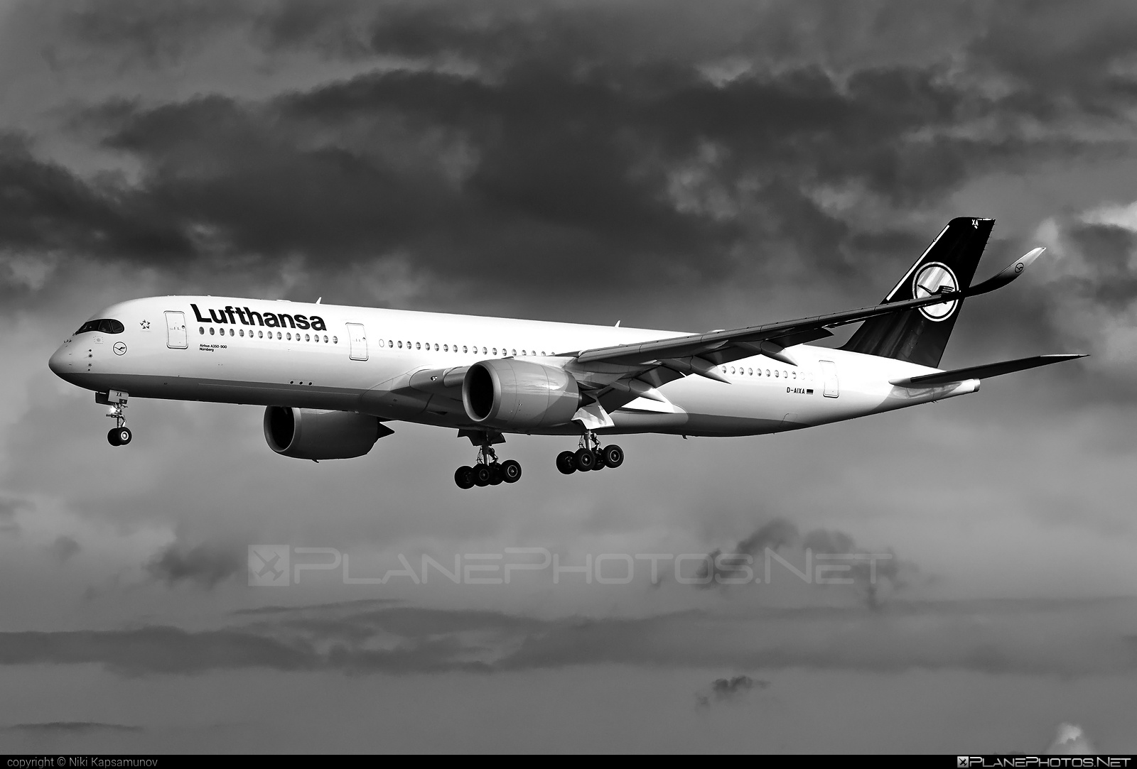 Airbus A350-941 - D-AIXA operated by Lufthansa #a350 #a350family #airbus #airbus350 #lufthansa #xwb