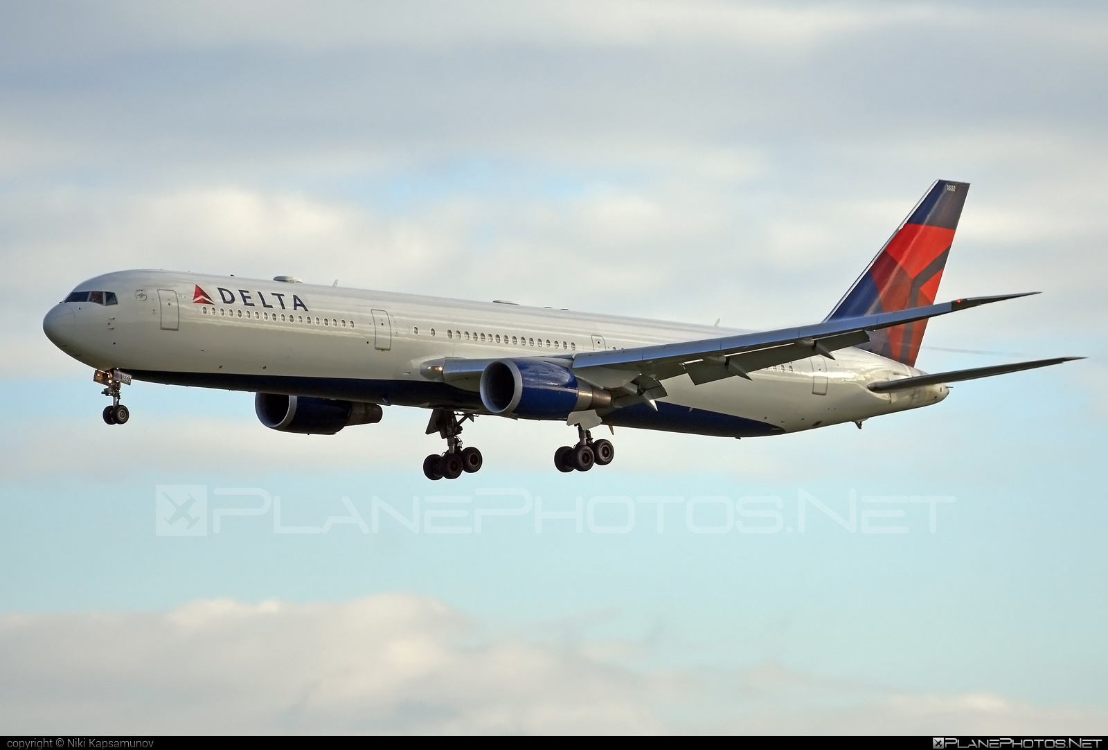 Boeing 767-400ER - N826MH operated by Delta Air Lines #b767 #b767er #boeing #boeing767 #deltaairlines