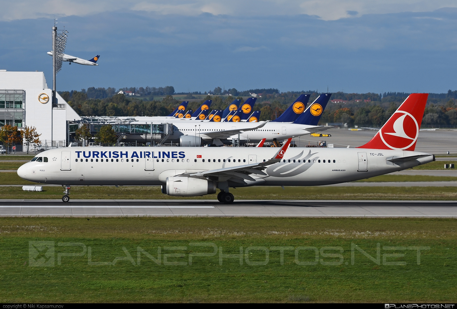 Airbus A321-231 - TC-JSL operated by Turkish Airlines #a320family #a321 #airbus #airbus321 #turkishairlines