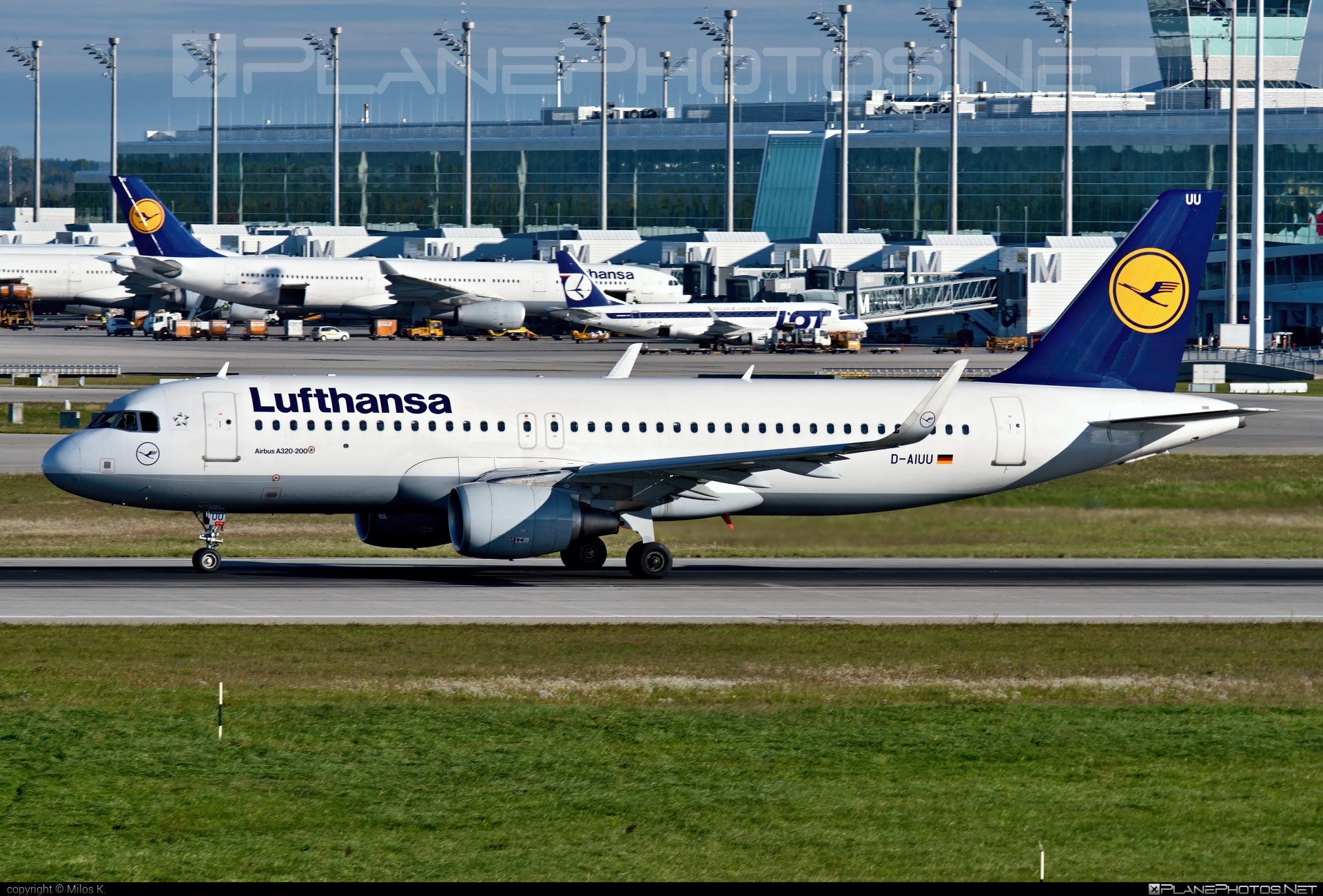 Airbus A320-214 - D-AIUU operated by Lufthansa #a320 #a320family #airbus #airbus320 #lufthansa