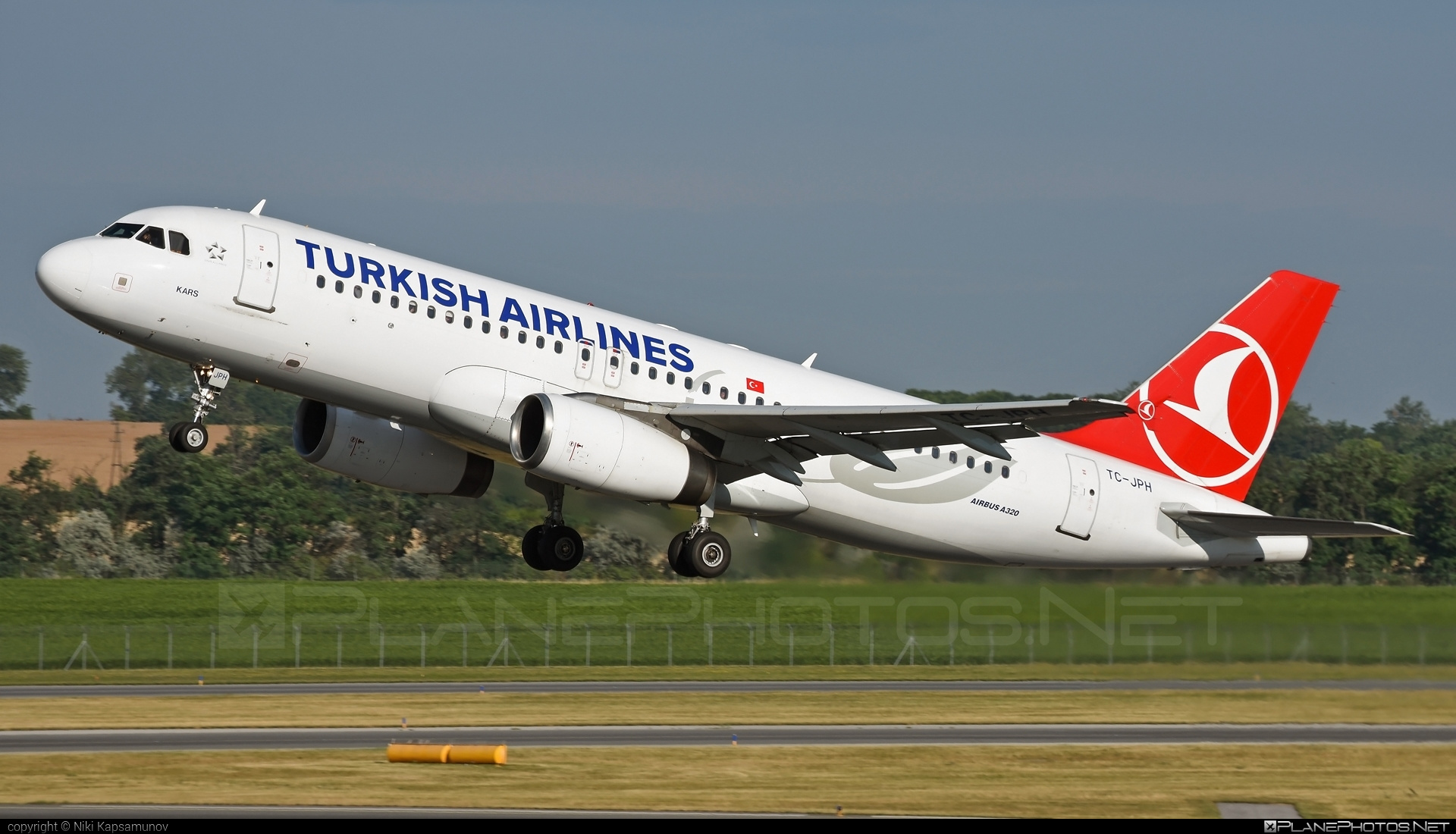 Airbus A320-232 - TC-JPH operated by Turkish Airlines #a320 #a320family #airbus #airbus320 #turkishairlines