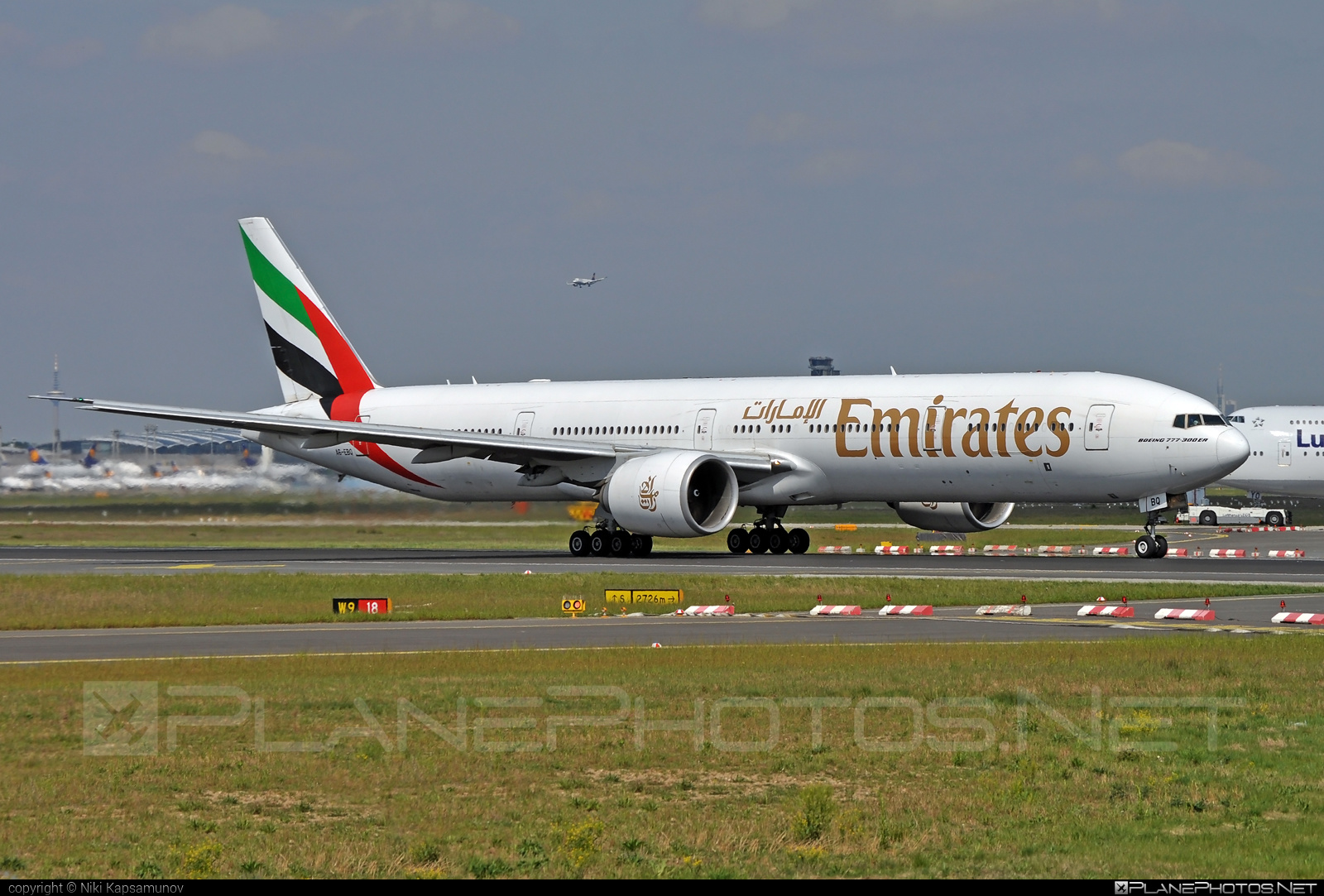 Boeing 777-300ER - A6-EBQ operated by Emirates #b777 #b777er #boeing #boeing777 #emirates #tripleseven