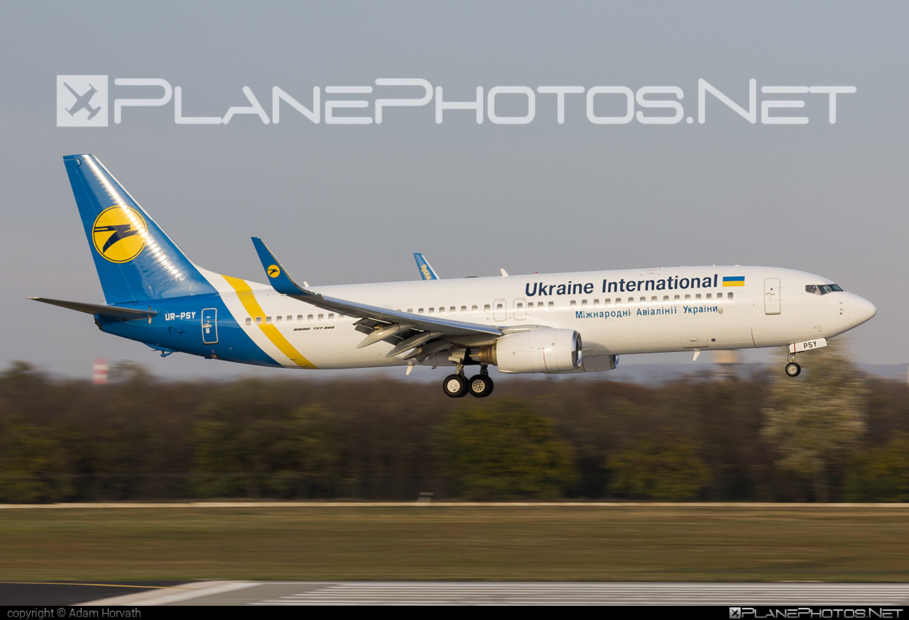 Boeing 737-800 - UR-PSY operated by Ukraine International Airlines #b737 #b737nextgen #b737ng #boeing #boeing737 #uia #ukraineinternationalairlines