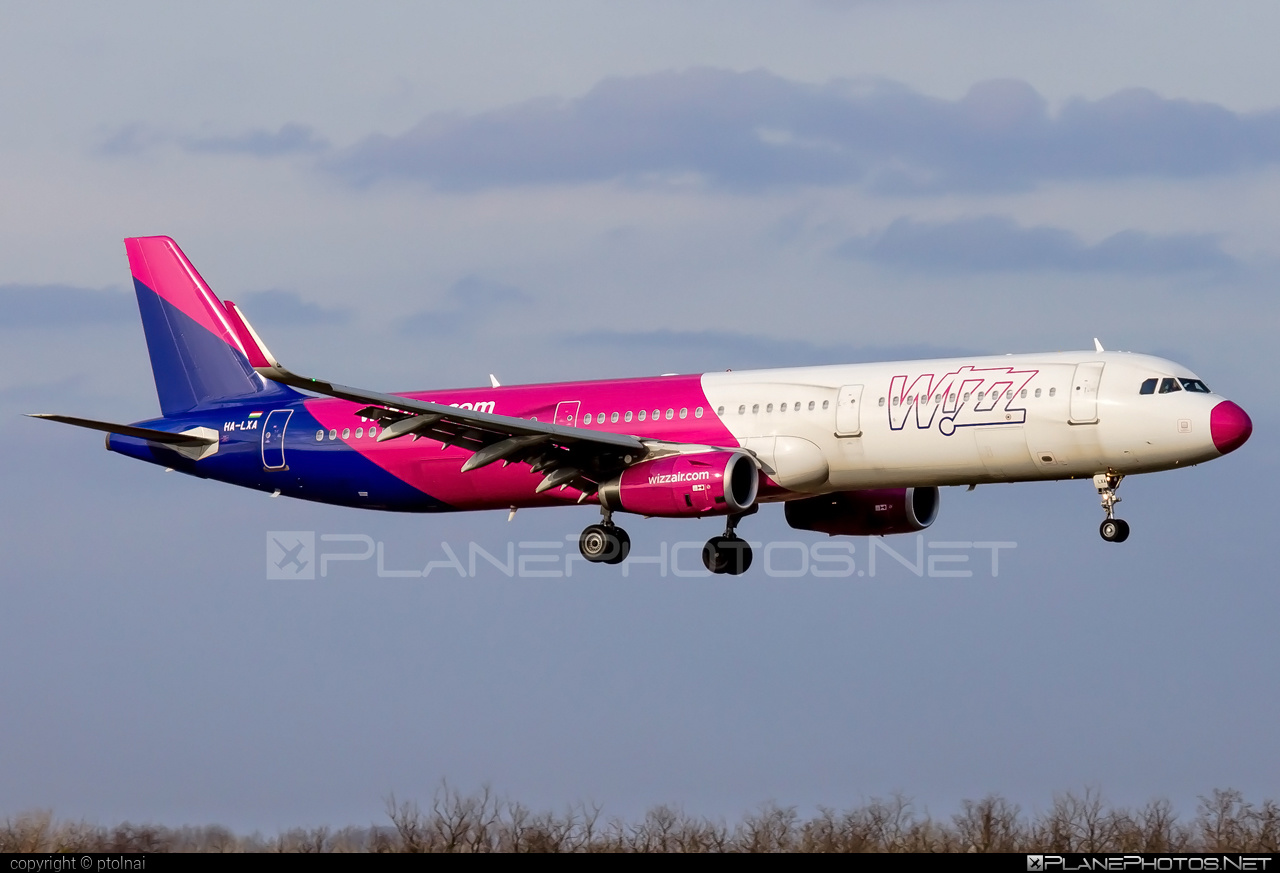 Airbus A321-231 - HA-LXA operated by Wizz Air #a320family #a321 #airbus #airbus321 #wizz #wizzair