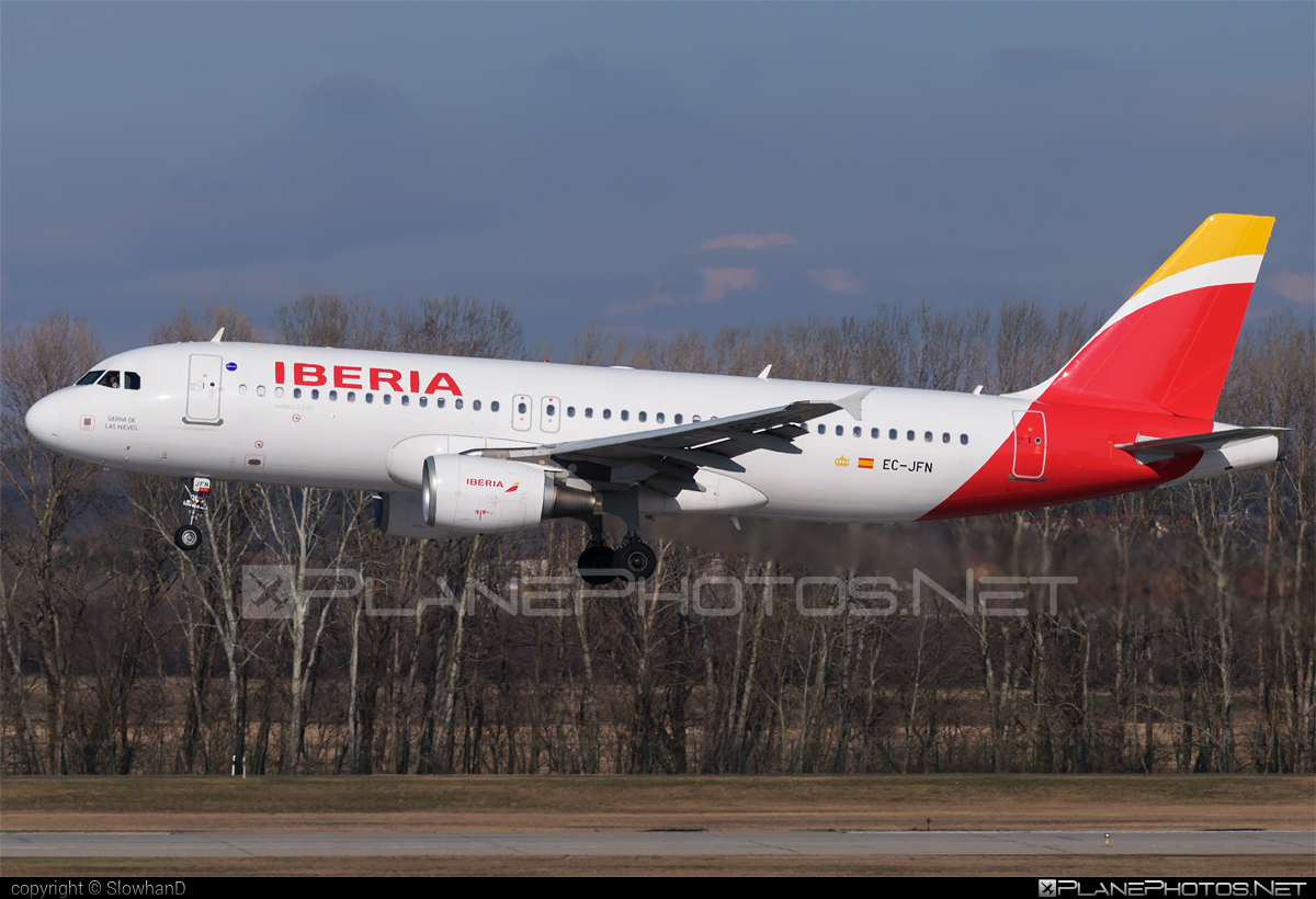 Airbus A320-214 - EC-JFN operated by Iberia #a320 #a320family #airbus #airbus320 #iberia