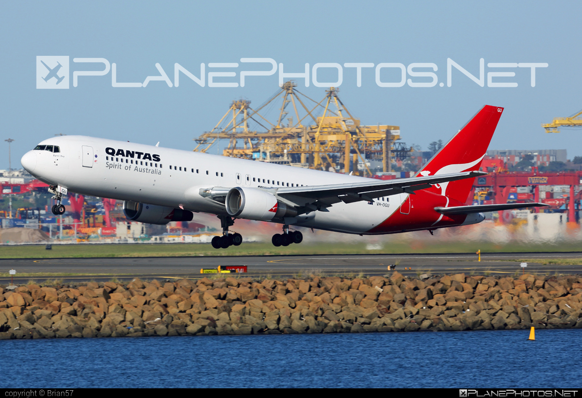 Boeing 767-300ER - VH-OGU operated by Qantas #b767 #b767er #boeing #boeing767 #qantas