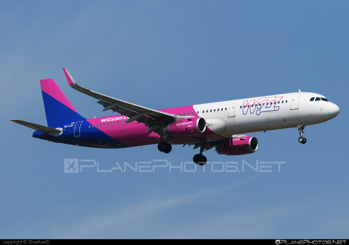 Airbus A321-231 - HA-LXU operated by Wizz Air #a320family #a321 #airbus #airbus321 #wizz #wizzair