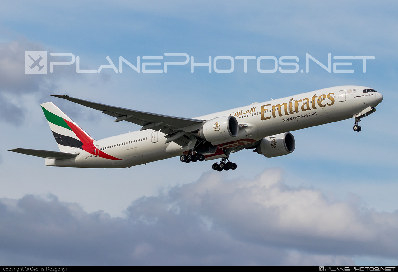 Boeing 777-300ER - A6-EPS operated by Emirates #b777 #b777er #boeing #boeing777 #emirates #tripleseven