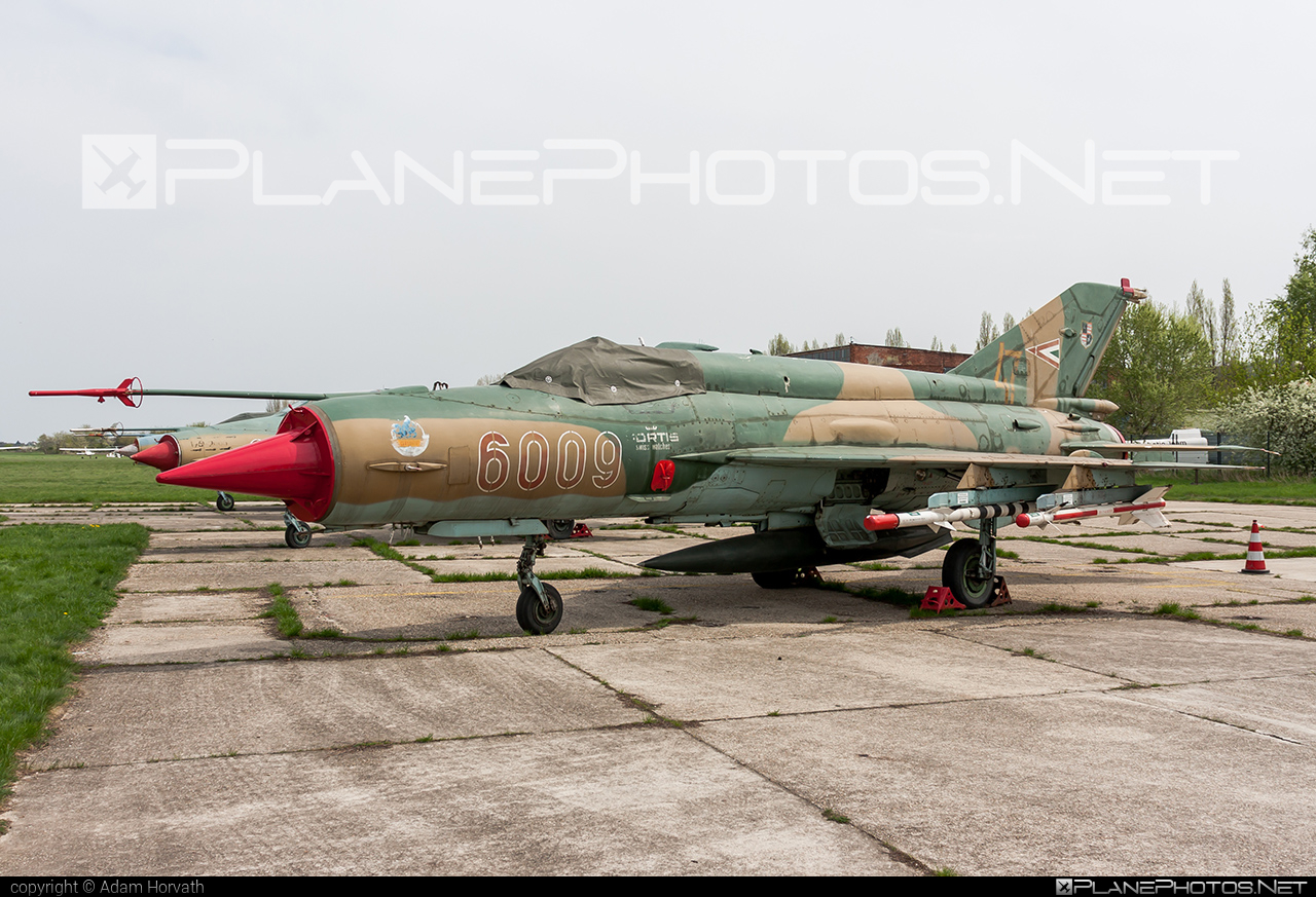 Mikoyan-Gurevich MiG-21bis - 6009 operated by Magyar Légierő (Hungarian Air Force) #hungarianairforce #magyarlegiero #mig #mig21 #mig21bis #mikoyangurevich