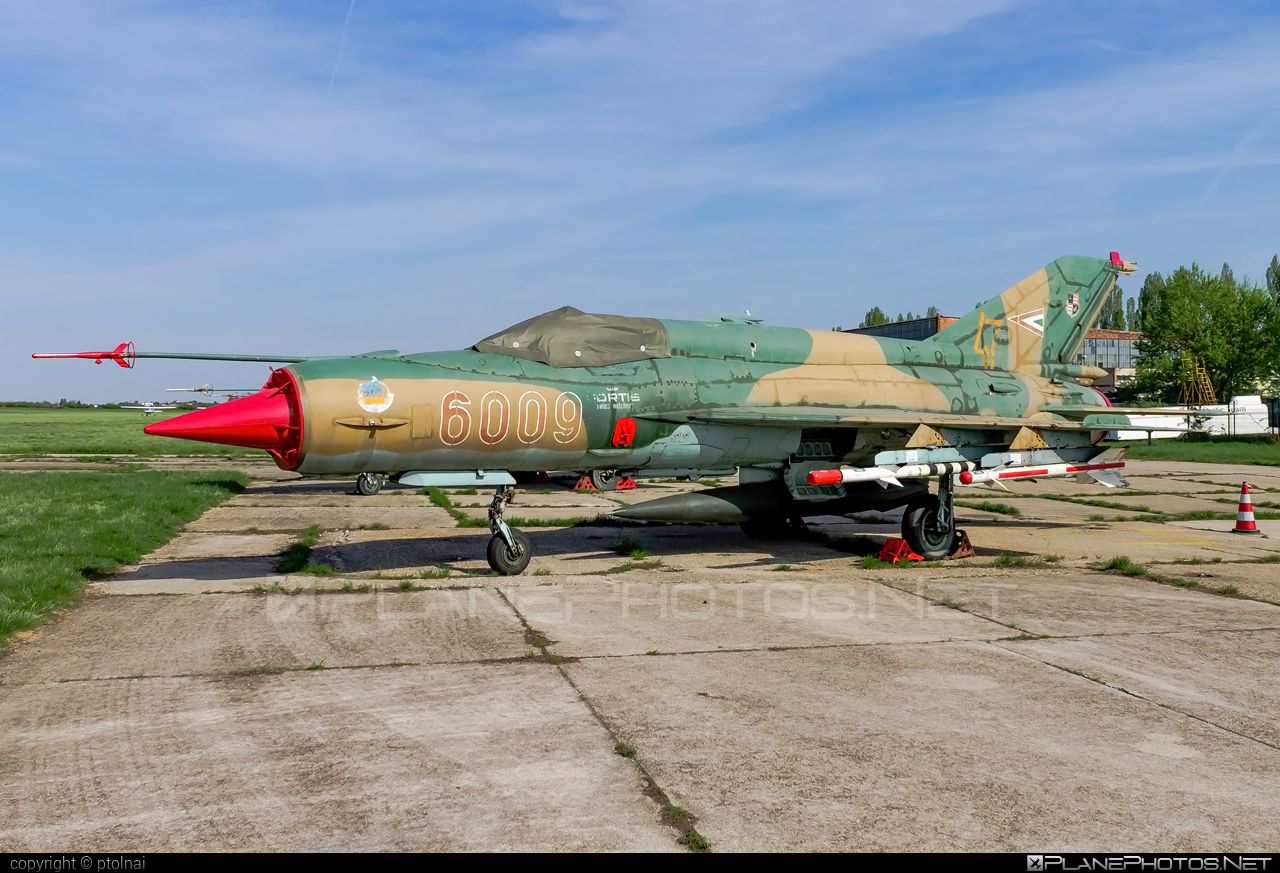 Mikoyan-Gurevich MiG-21bis - 6009 operated by Magyar Légierő (Hungarian Air Force) #hungarianairforce #magyarlegiero #mig #mig21 #mig21bis #mikoyangurevich