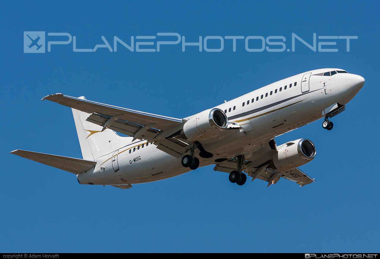 Boeing 737-300 - G-MISG operated by Cello Aviation #b737 #boeing #boeing737