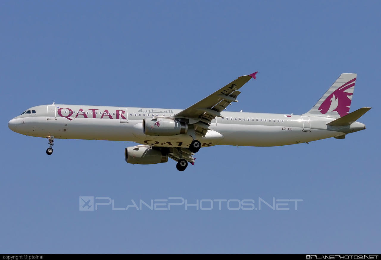 Airbus A321-231 - A7-AID operated by Qatar Airways #a320family #a321 #airbus #airbus321 #qatarairways