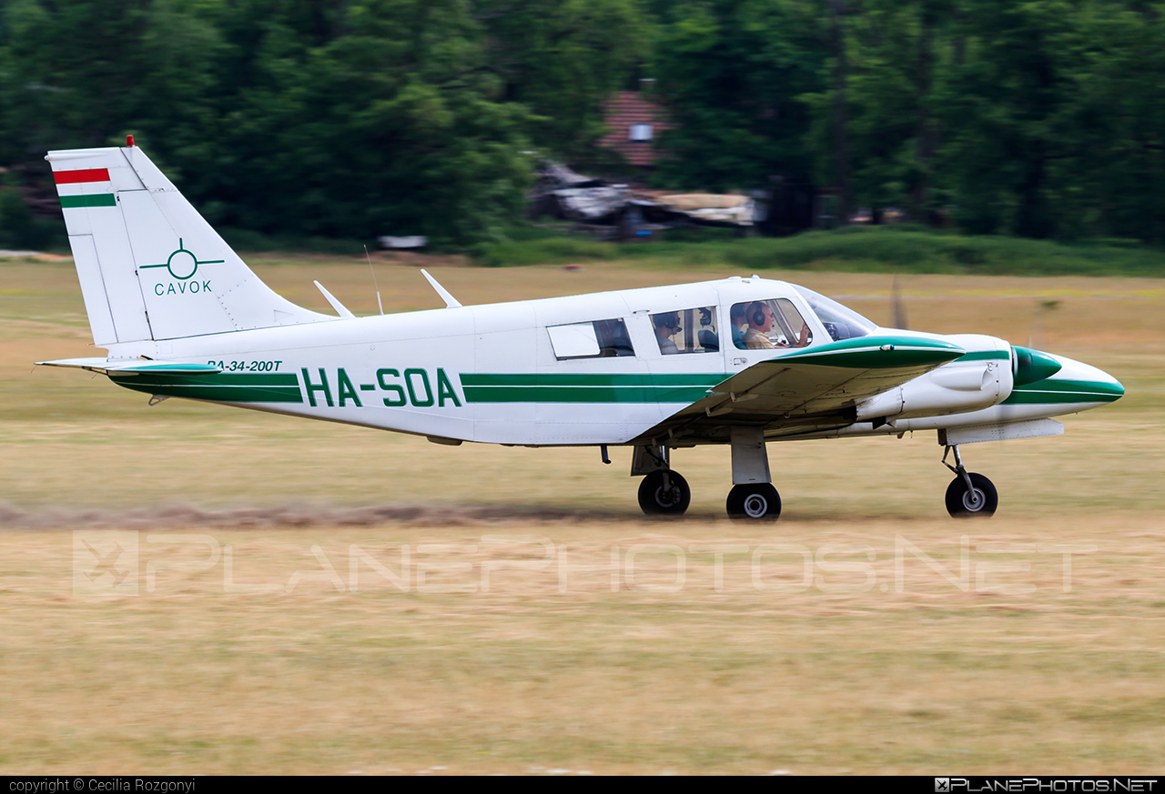 Piper PA-34-200T Seneca II - HA-SOA operated by CAVOK Aviation Training #cavokaviationtraining #piper