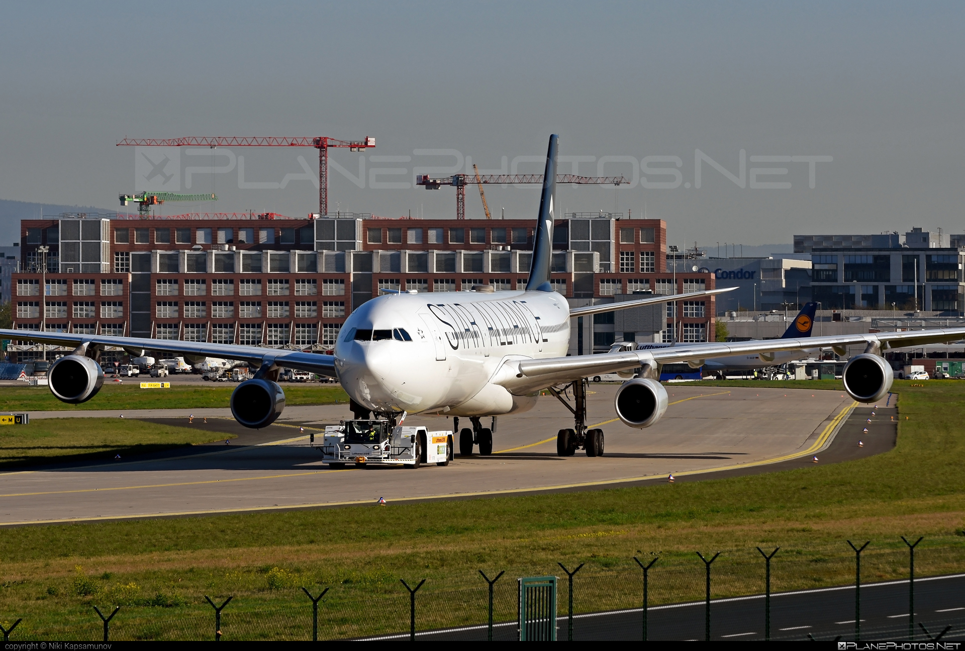 Airbus A340-313E - D-AIGW operated by Lufthansa #a340 #a340family #airbus #airbus340 #lufthansa #staralliance