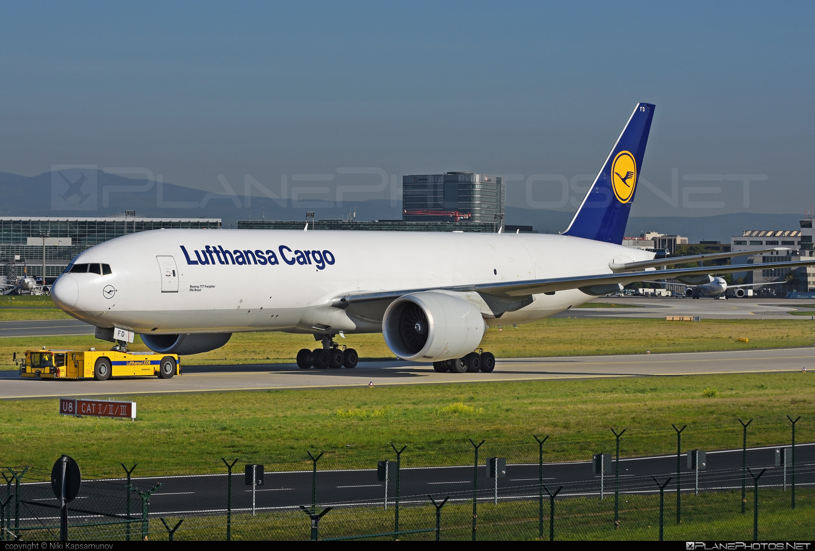 Boeing 777F - D-ALFD operated by Lufthansa Cargo #b777 #b777f #b777freighter #boeing #boeing777 #lufthansa #lufthansacargo #tripleseven