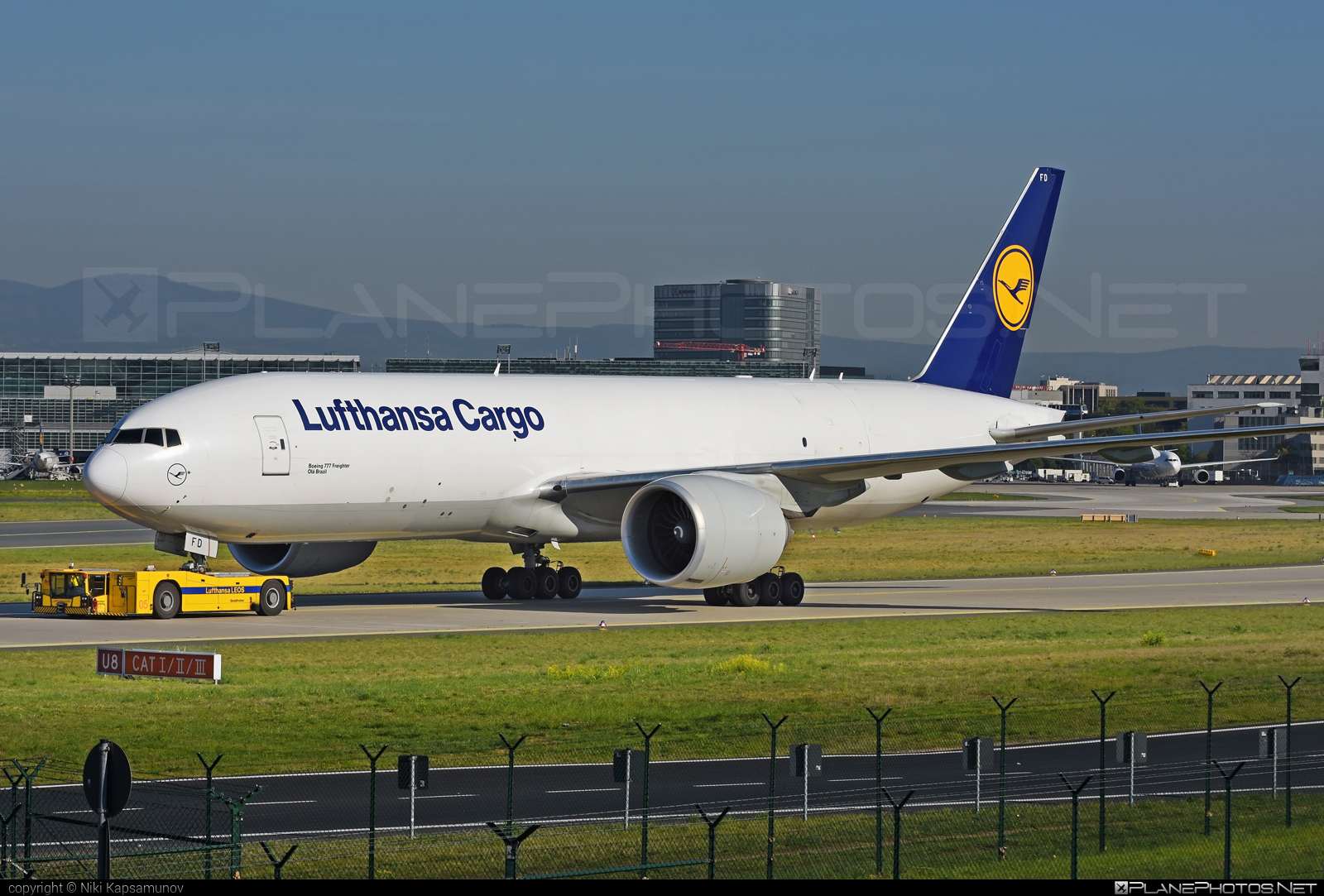 13934_Boeing-777F_D-ALFD.jpg