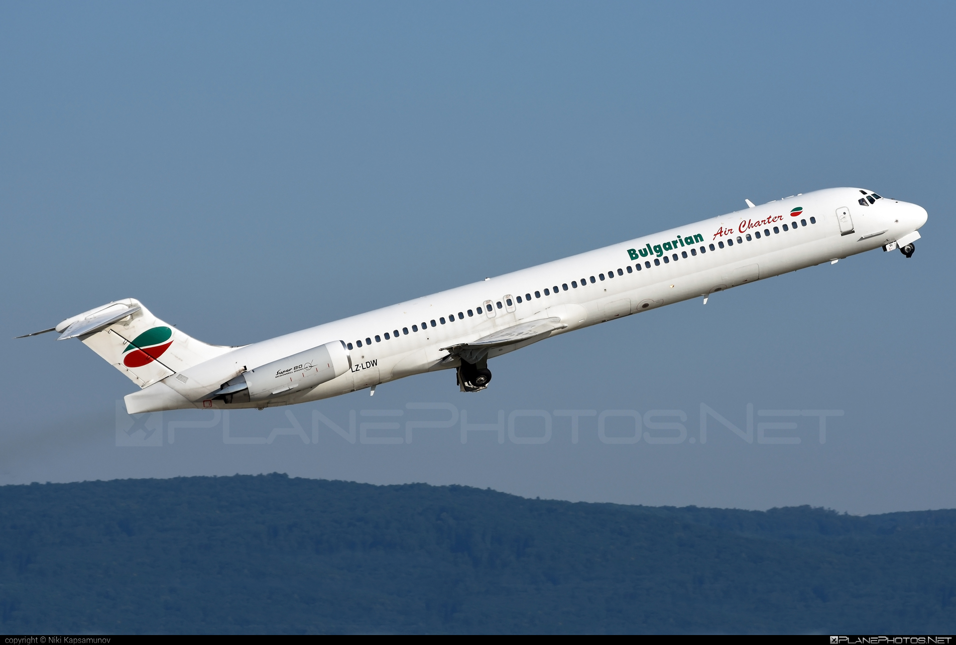 Lz Ldw Mcdonnell Douglas Md 82 Operated By Bulgarian Air Charter Taken By Niki Kapsamunov Photoid 13995 Planephotos Net