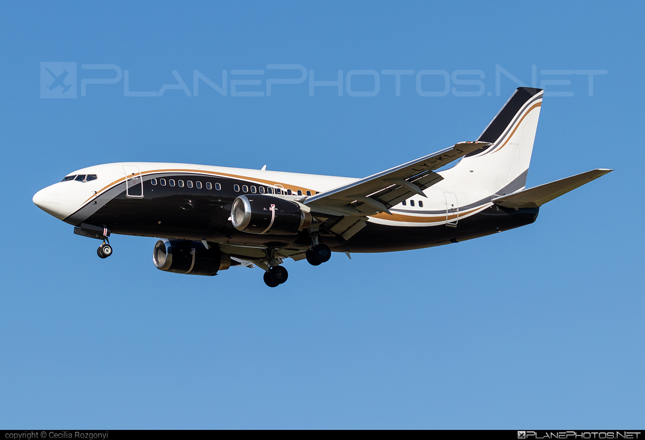 Boeing 737-500 - LY-KLJ operated by KlasJet #b737 #boeing #boeing737 #klasjet