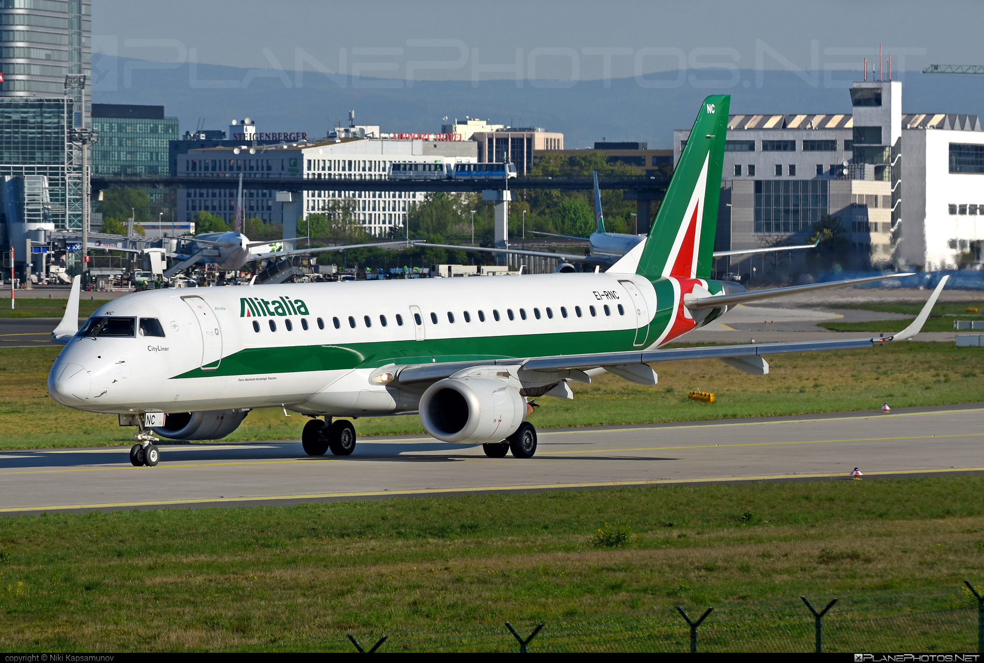 Embraer E190LR (ERJ-190-100LR) - EI-RNC operated by Alitalia CityLiner #e190 #e190100 #e190100lr #e190lr #embraer #embraer190 #embraer190100lr #embraer190lr