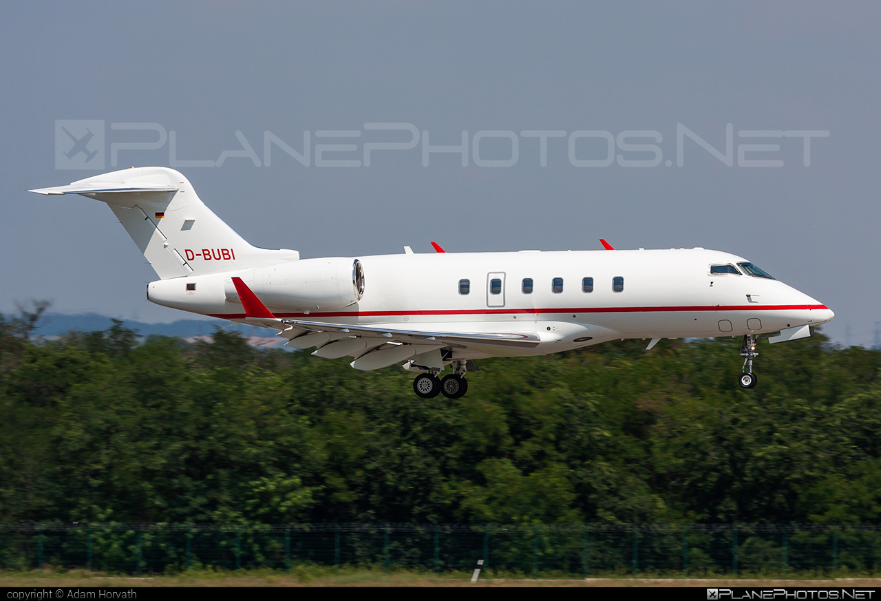 Bombardier Challenger 300 (BD-100-1A10) - D-BUBI operated by WINDROSE AIR Jetcharter #bd1001a10 #bombardier #challenger300 #windroseairjetcharter