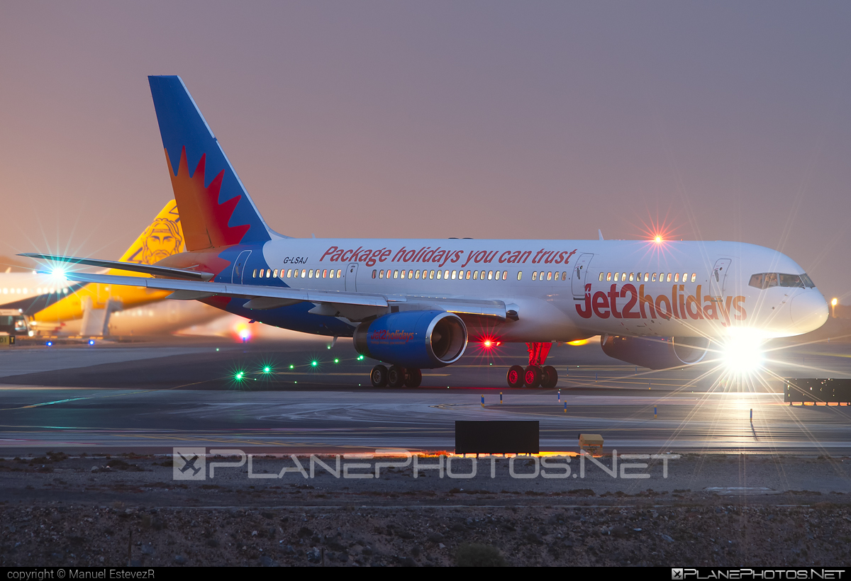 G-LSAJ - Boeing 757-200 operated by Jet2 taken by Manuel EstevezR