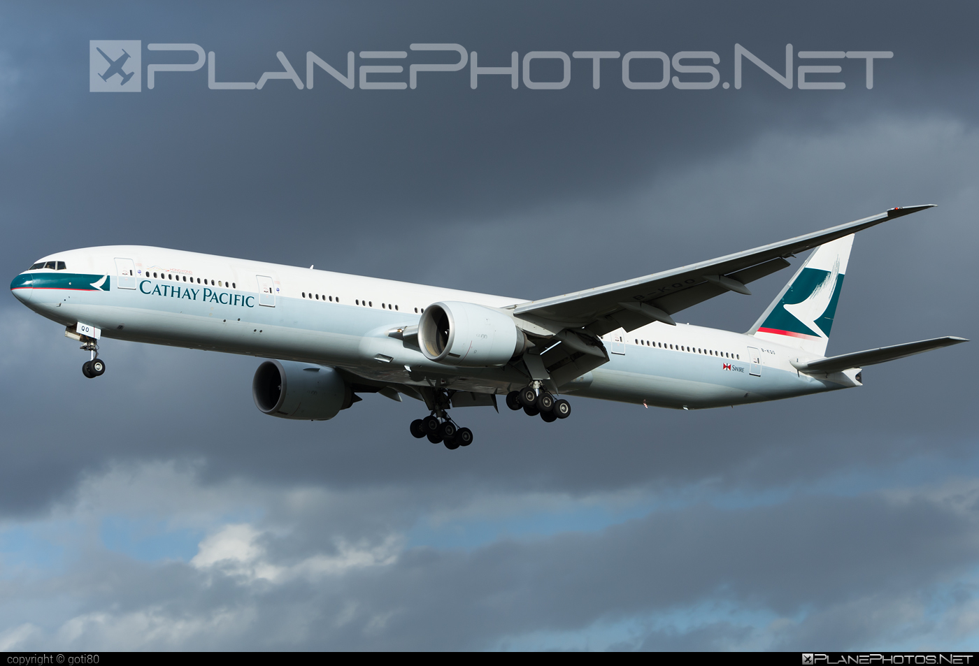 Boeing 777-300ER - B-KQO operated by Cathay Pacific Airways #b777 #b777er #boeing #boeing777 #cathaypacific #cathaypacificairways #tripleseven