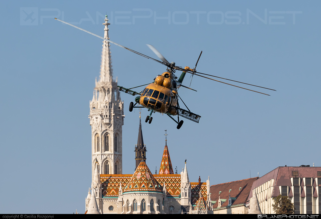 Mil Mi-17 - 702 operated by Magyar Légierő (Hungarian Air Force) #hungarianairforce #magyarlegiero #mi17 #mil #mil17 #milhelicopters