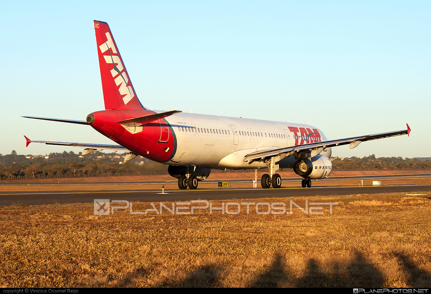 Airbus A321-231 - PT-MXC operated by TAM Linhas Aéreas #a320family #a321 #airbus #airbus321 #tam #tamairlines #tamlinhasaereas