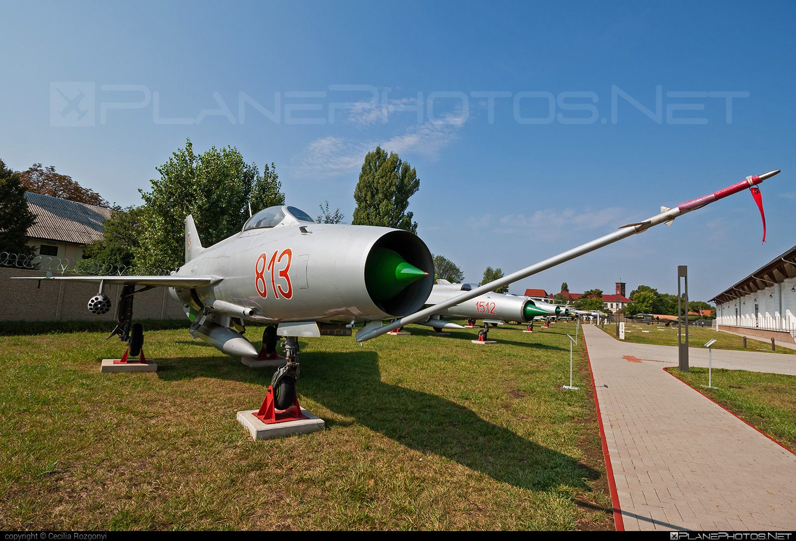 Mikoyan-Gurevich MiG-21F-13 - 813 operated by Magyar Néphadsereg (Hungarian People's Army) #hungarianpeoplesarmy #magyarnephadsereg #mig #mig21 #mig21f13 #mikoyangurevich