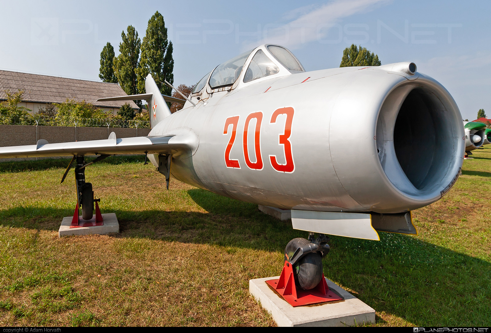 Mikoyan-Gurevich MiG-15UTI - 203 operated by Magyar Néphadsereg (Hungarian People's Army) #hungarianpeoplesarmy #magyarnephadsereg #mig #mig15 #mig15uti #mikoyangurevich