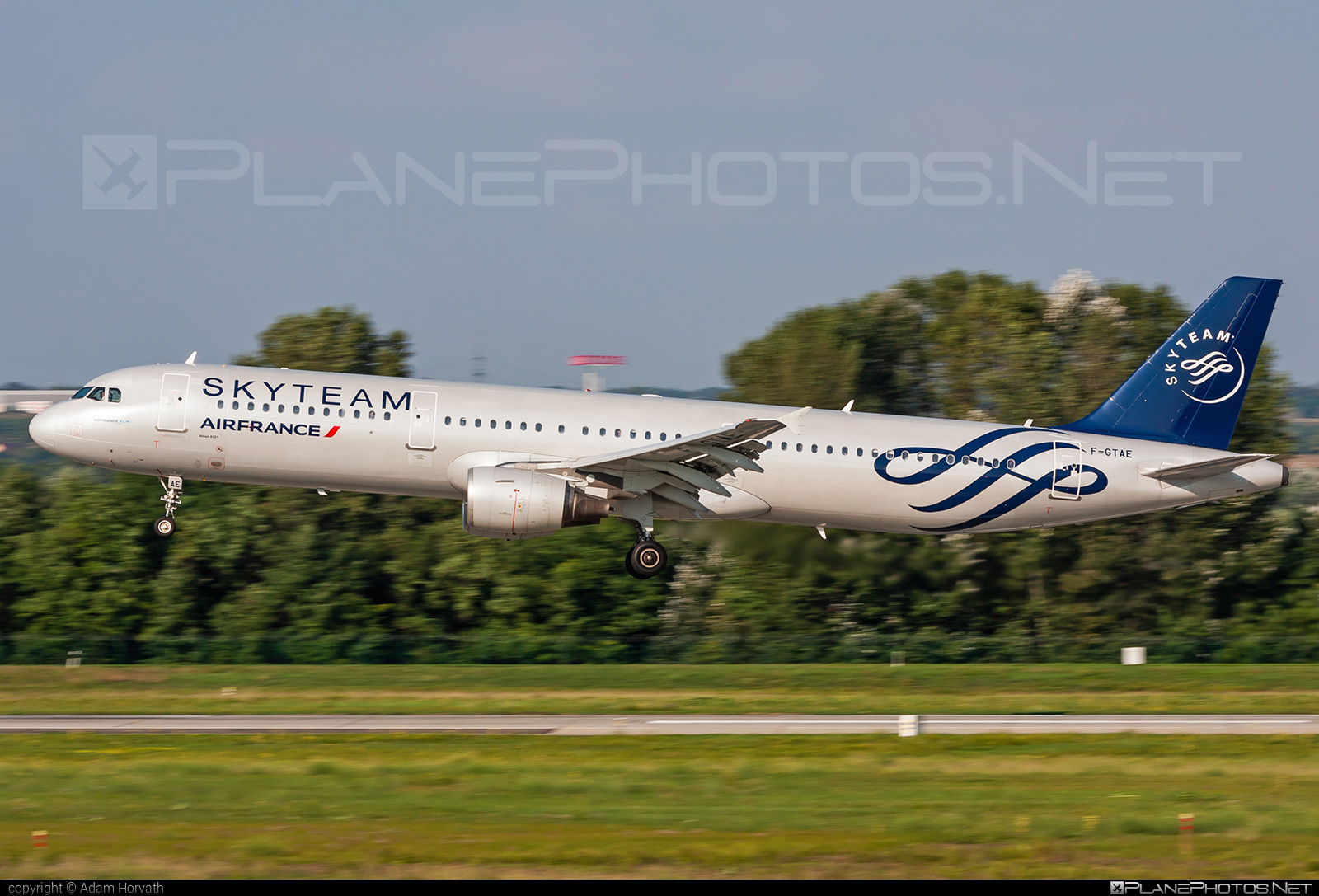 Airbus A321-212 - F-GTAE operated by Air France #a320family #a321 #airbus #airbus321 #airfrance #skyteam