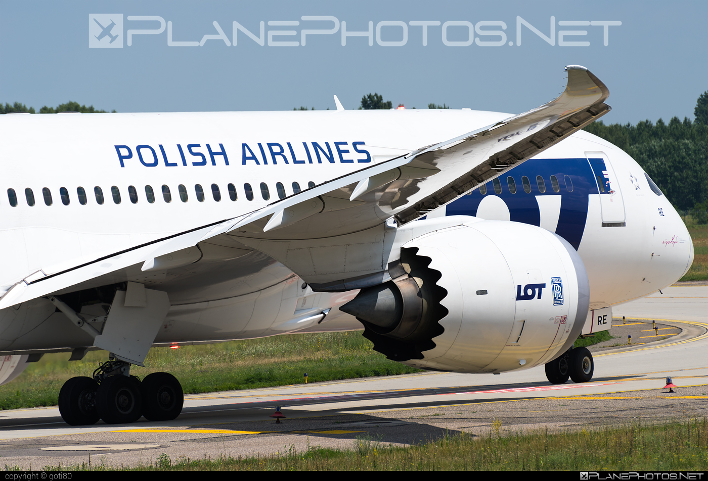 Boeing 787-8 Dreamliner - SP-LRE operated by LOT Polish Airlines #b787 #boeing #boeing787 #dreamliner #lot #lotpolishairlines