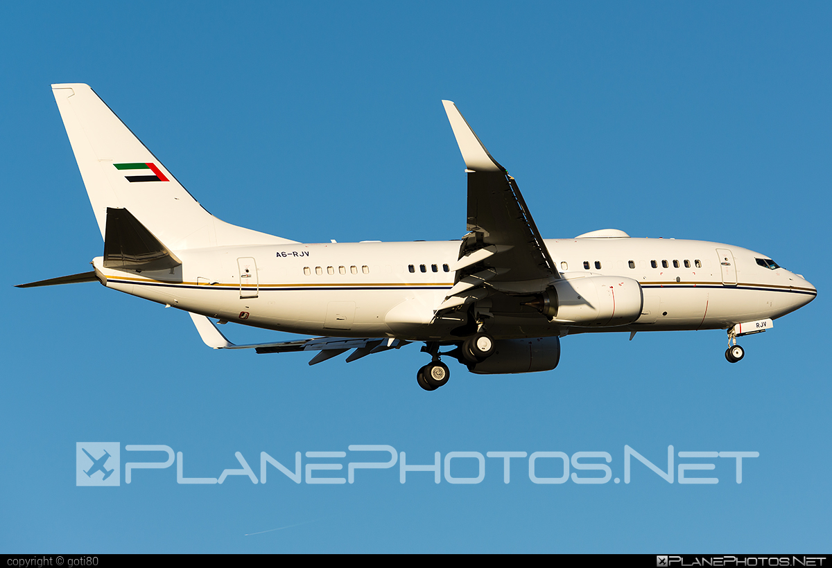 Boeing 737-700 BBJ - A6-RJV operated by Royal Jet #b737 #b737bbj #bbj #boeing #boeing737 #boeingbusinessjet #royaljet