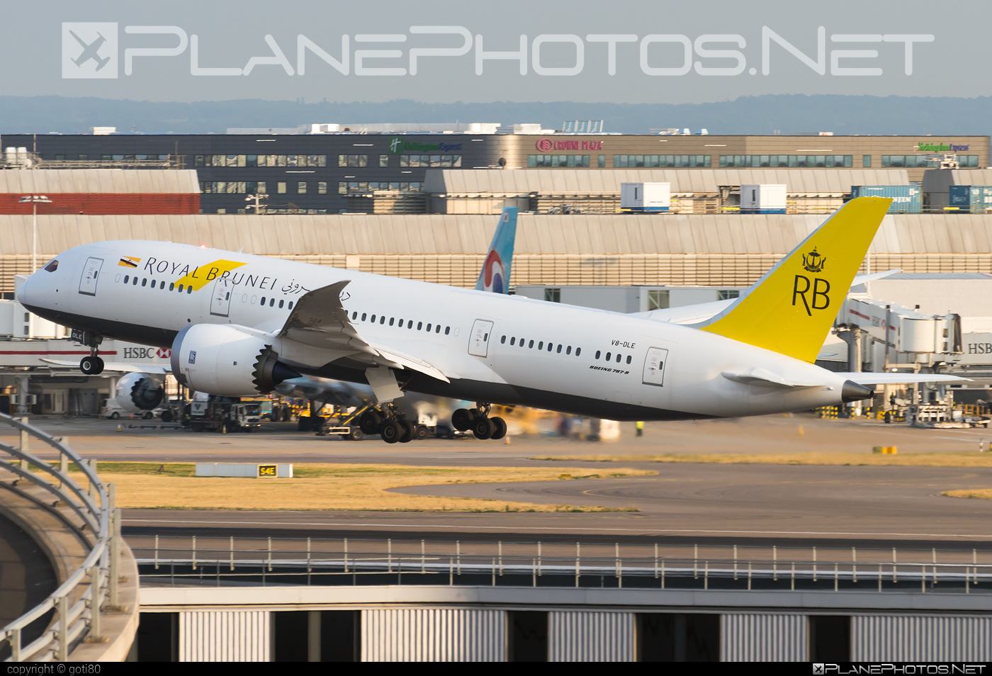 Boeing 787-8 Dreamliner - V8-DLE operated by Royal Brunei Airlines #b787 #boeing #boeing787 #dreamliner