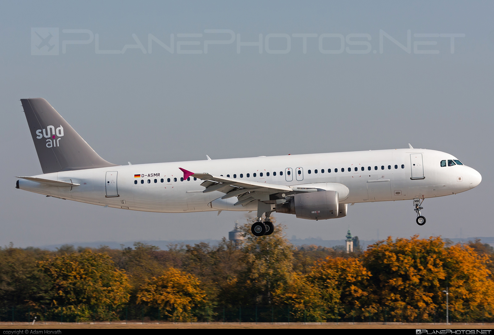 Airbus A320-214 - D-ASMR operated by Sundair #a320 #a320family #airbus #airbus320