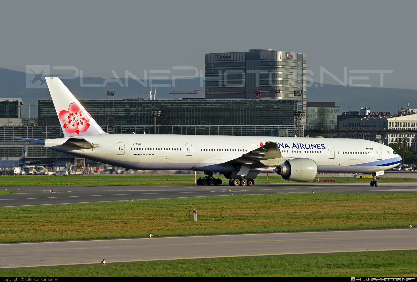 Boeing 777-300ER - B-18053 operated by China Airlines #b777 #b777er #boeing #boeing777 #chinaairlines #tripleseven