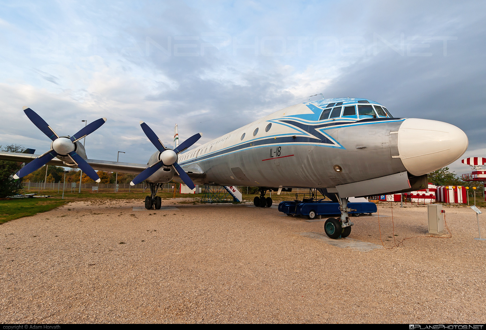 Ilyushin Il-18V - HA-MOA operated by Malev Hungarian Airlines #il18 #il18v #ilyushin