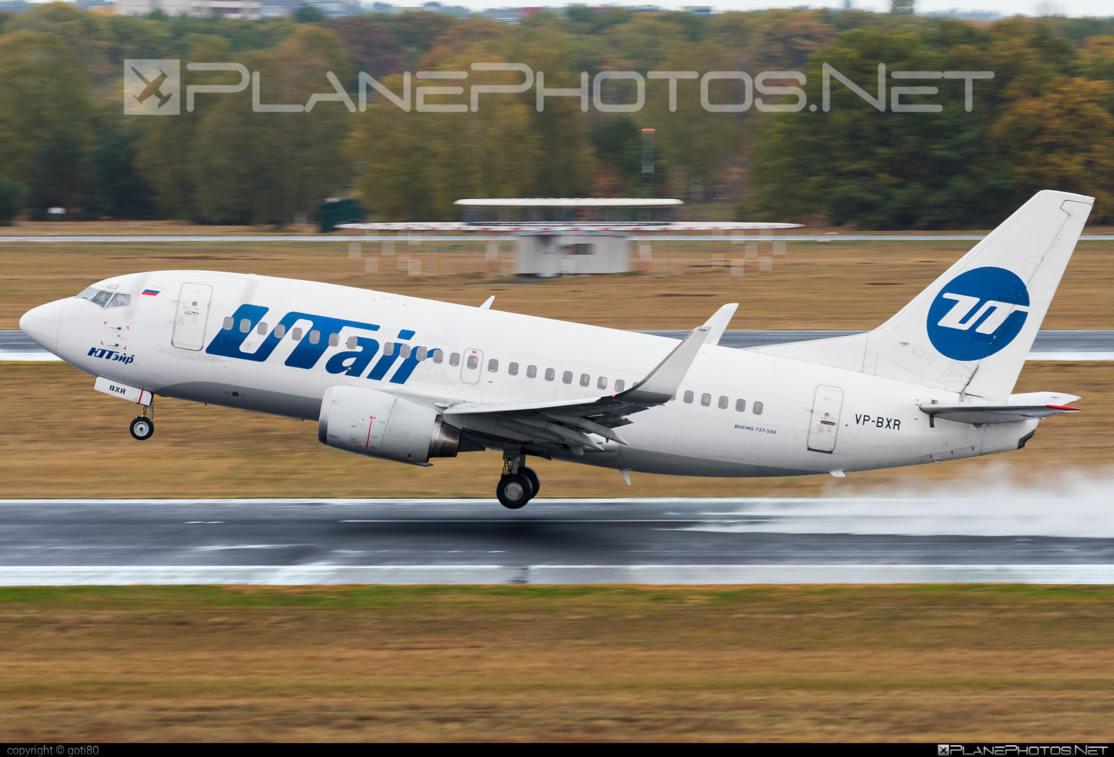 Boeing 737-500 - VP-BXR operated by UTair Aviation #b737 #boeing #boeing737 #utair #utairaviation