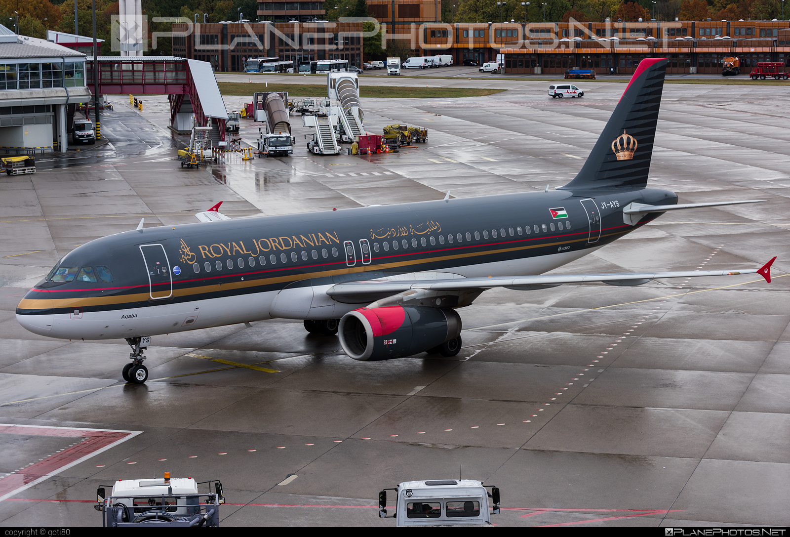 Airbus A320-232 - JY-AYS operated by Royal Jordanian #a320 #a320family #airbus #airbus320