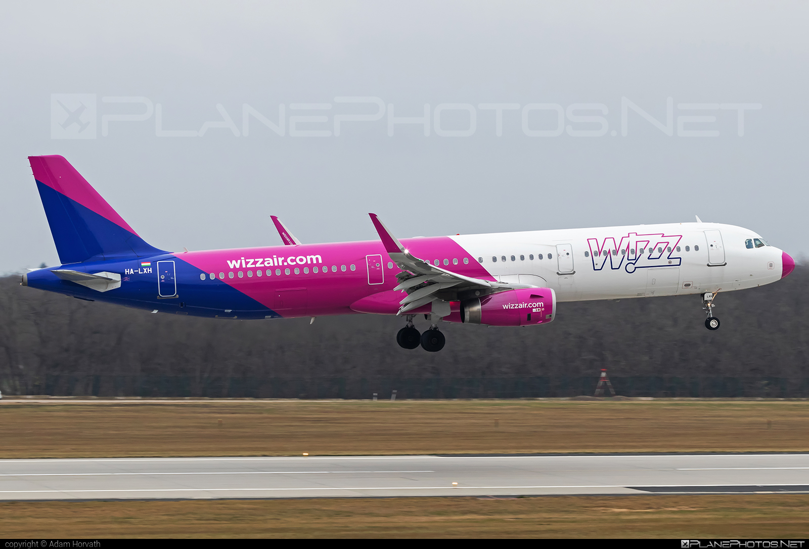 Airbus A321-231 - HA-LXH operated by Wizz Air #a320family #a321 #airbus #airbus321 #wizz #wizzair