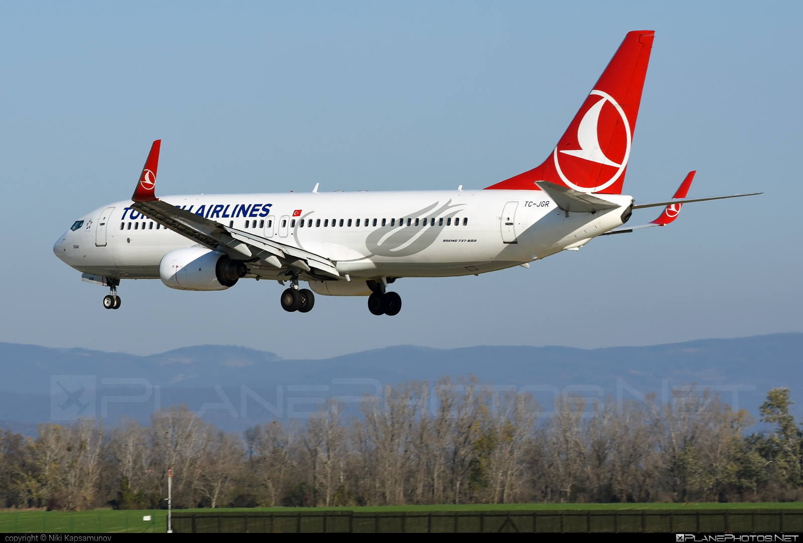 TC-JGR - Boeing 737-800 operated by Turkish Airlines taken by