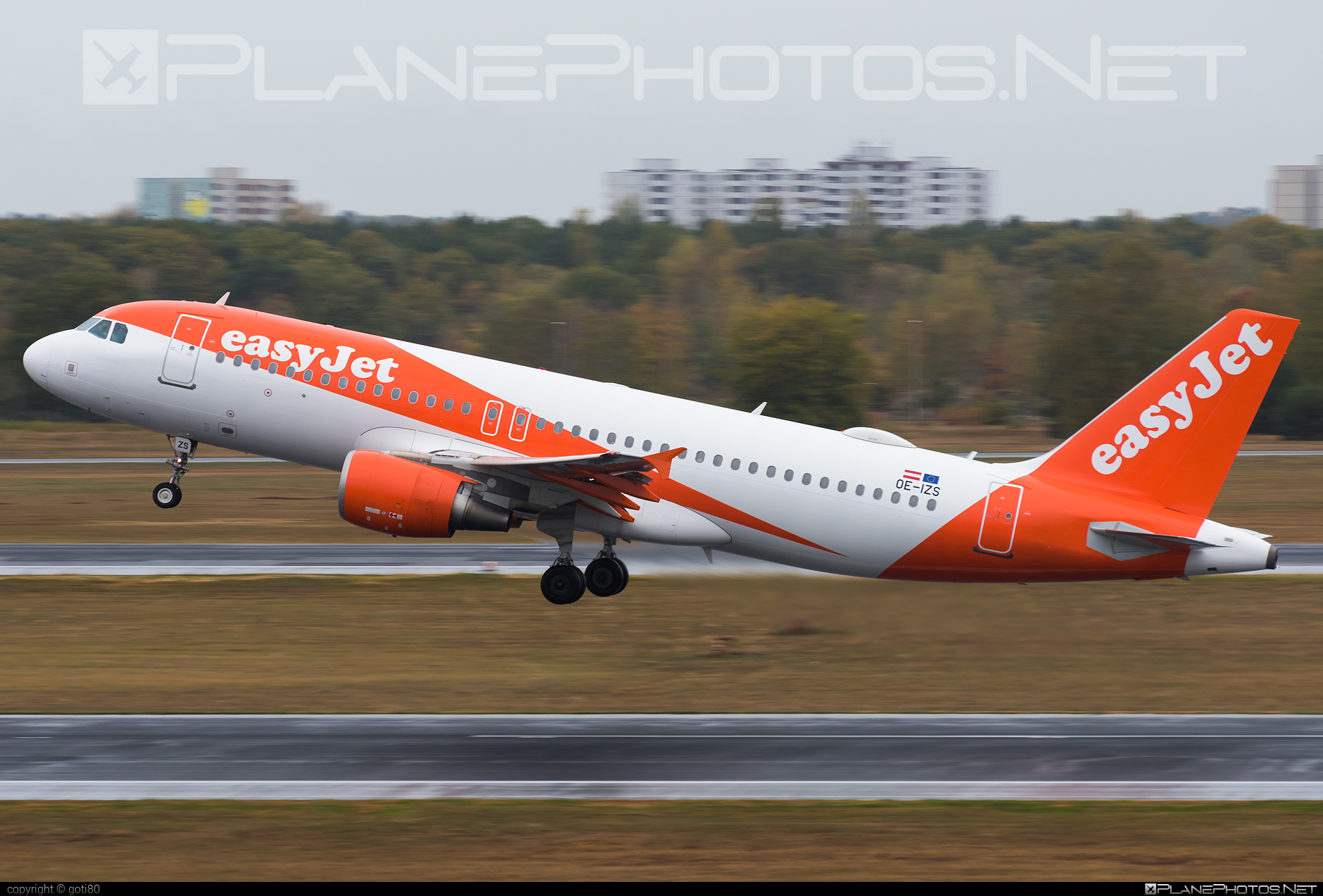 Airbus A320-214 - OE-IZS operated by easyJet Europe #a320 #a320family #airbus #airbus320 #easyjet #easyjeteurope