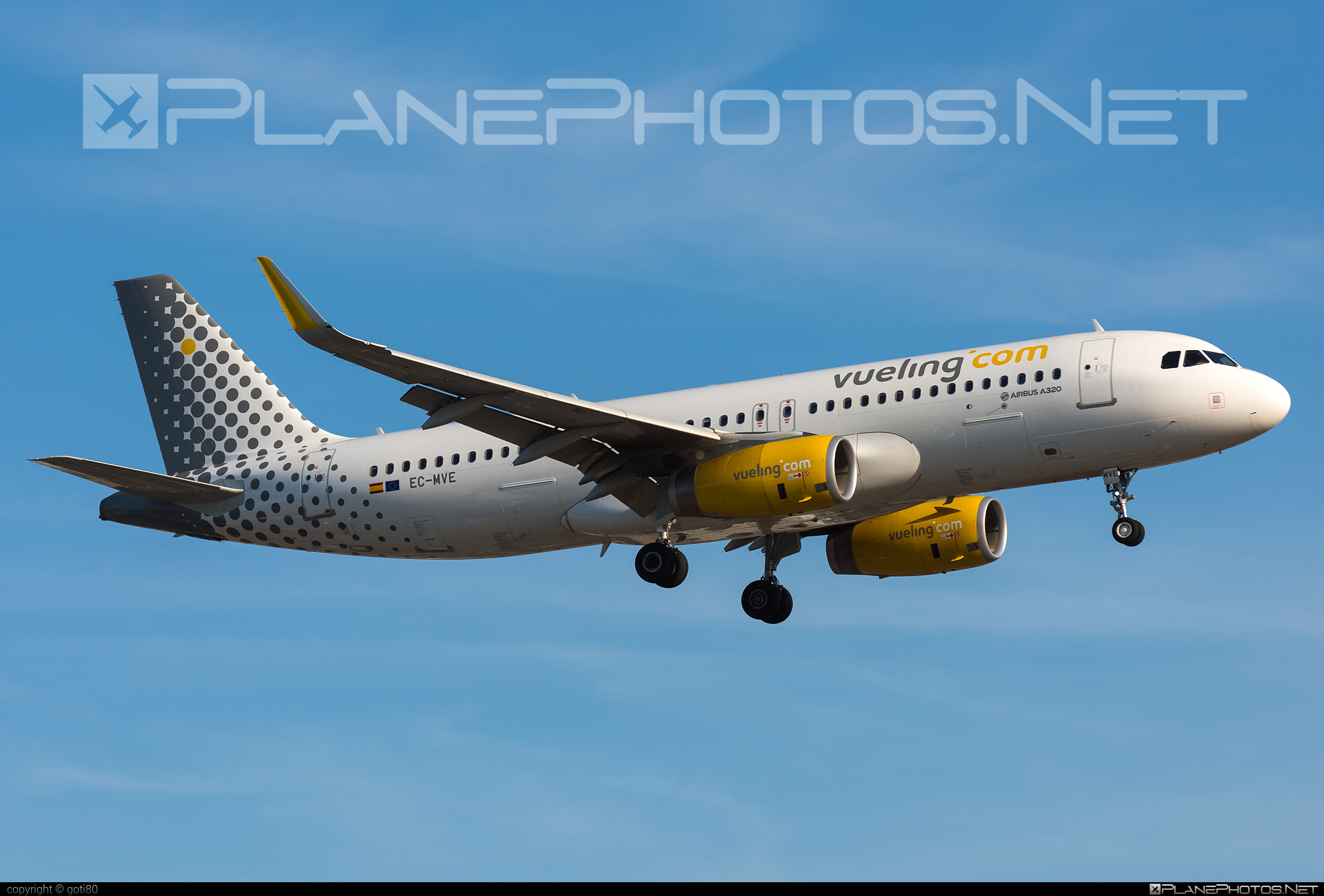 Airbus A320-232 - EC-MVE operated by Vueling Airlines #a320 #a320family #airbus #airbus320 #vueling #vuelingairlines