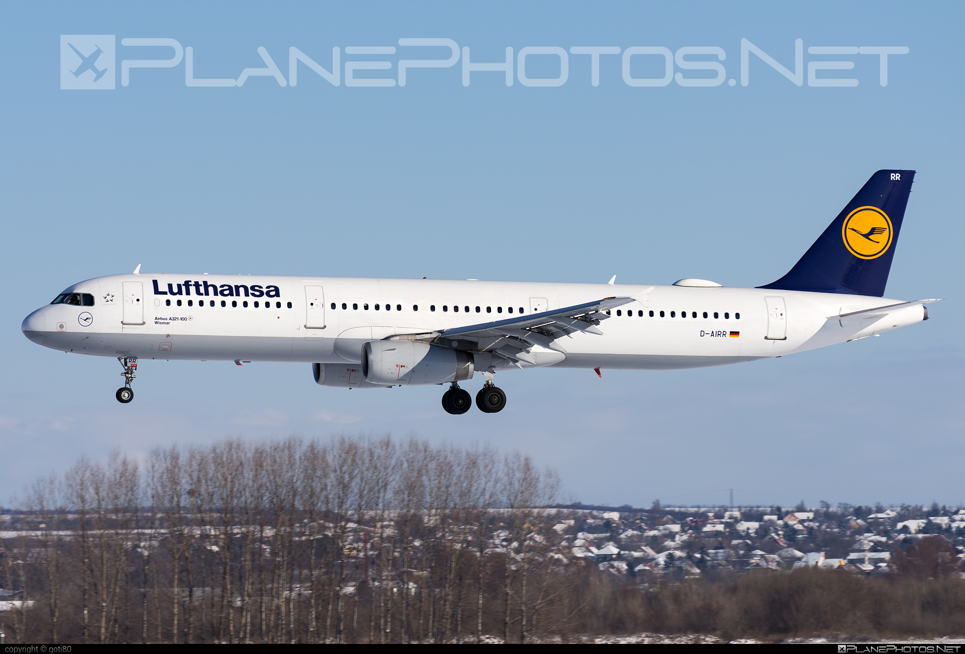 Airbus A321-131 - D-AIRR operated by Lufthansa #a320family #a321 #airbus #airbus321 #lufthansa