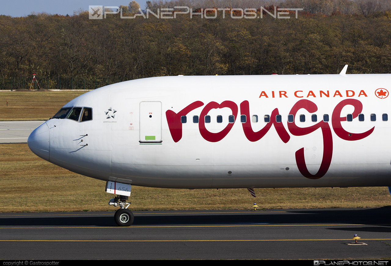 Boeing 767-300ER - C-GHLA operated by Air Canada Rouge #airCanada #airCanadaRouge #b767 #b767er #boeing #boeing767