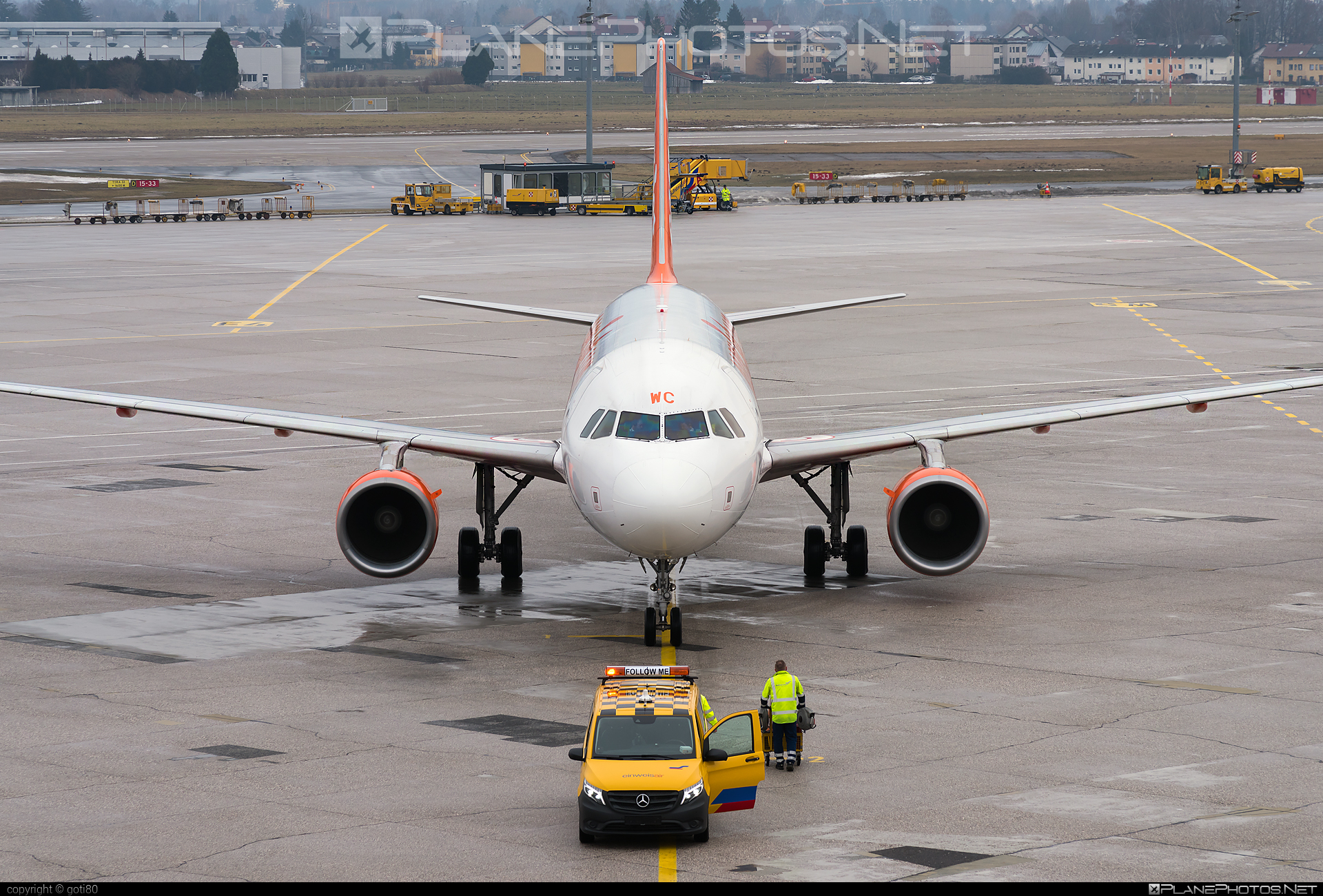 Airbus A320-214 - G-EZWC operated by easyJet #a320 #a320family #airbus #airbus320 #easyjet