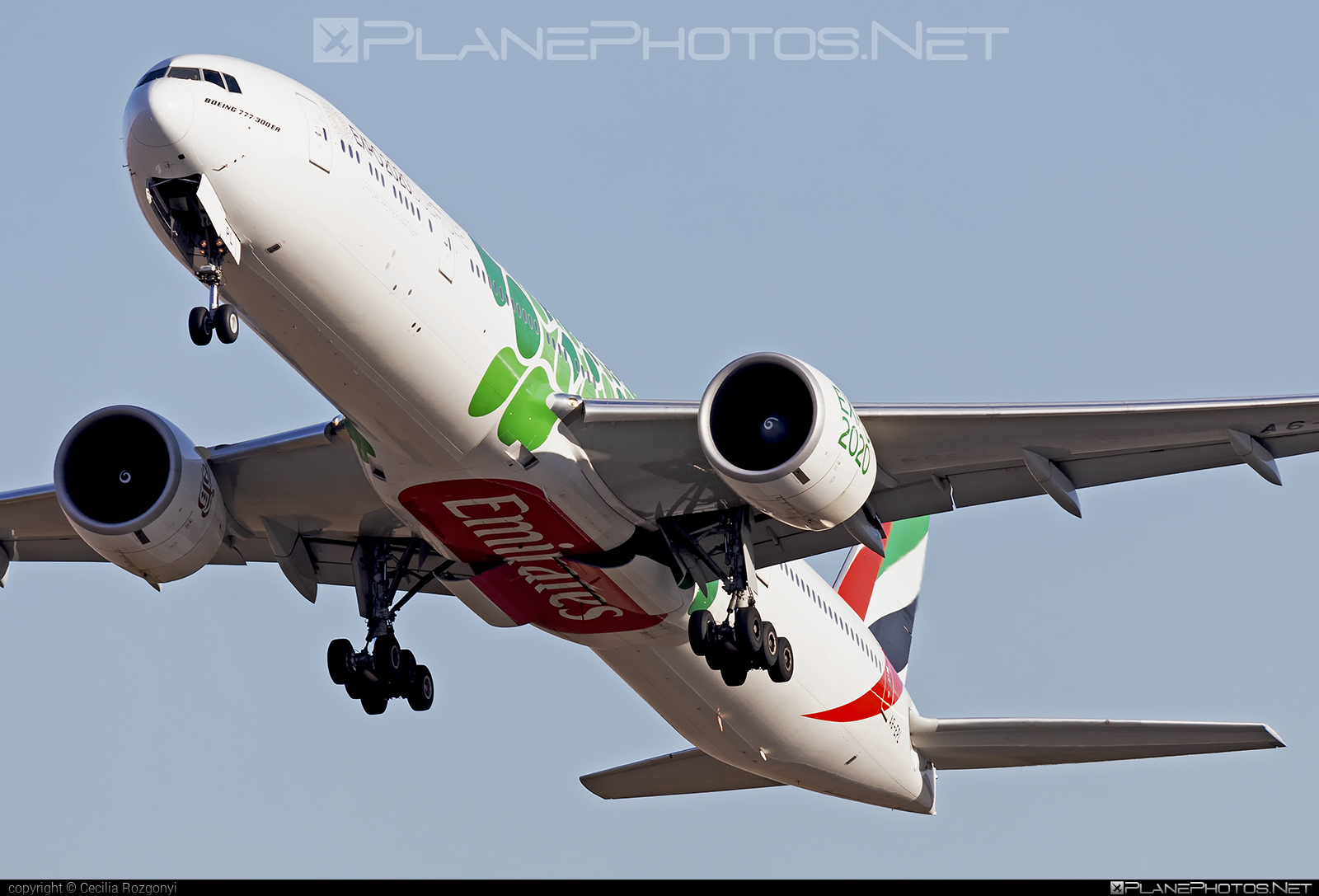 Boeing 777-300ER - A6-EPL operated by Emirates #b777 #b777er #boeing #boeing777 #emirates #tripleseven