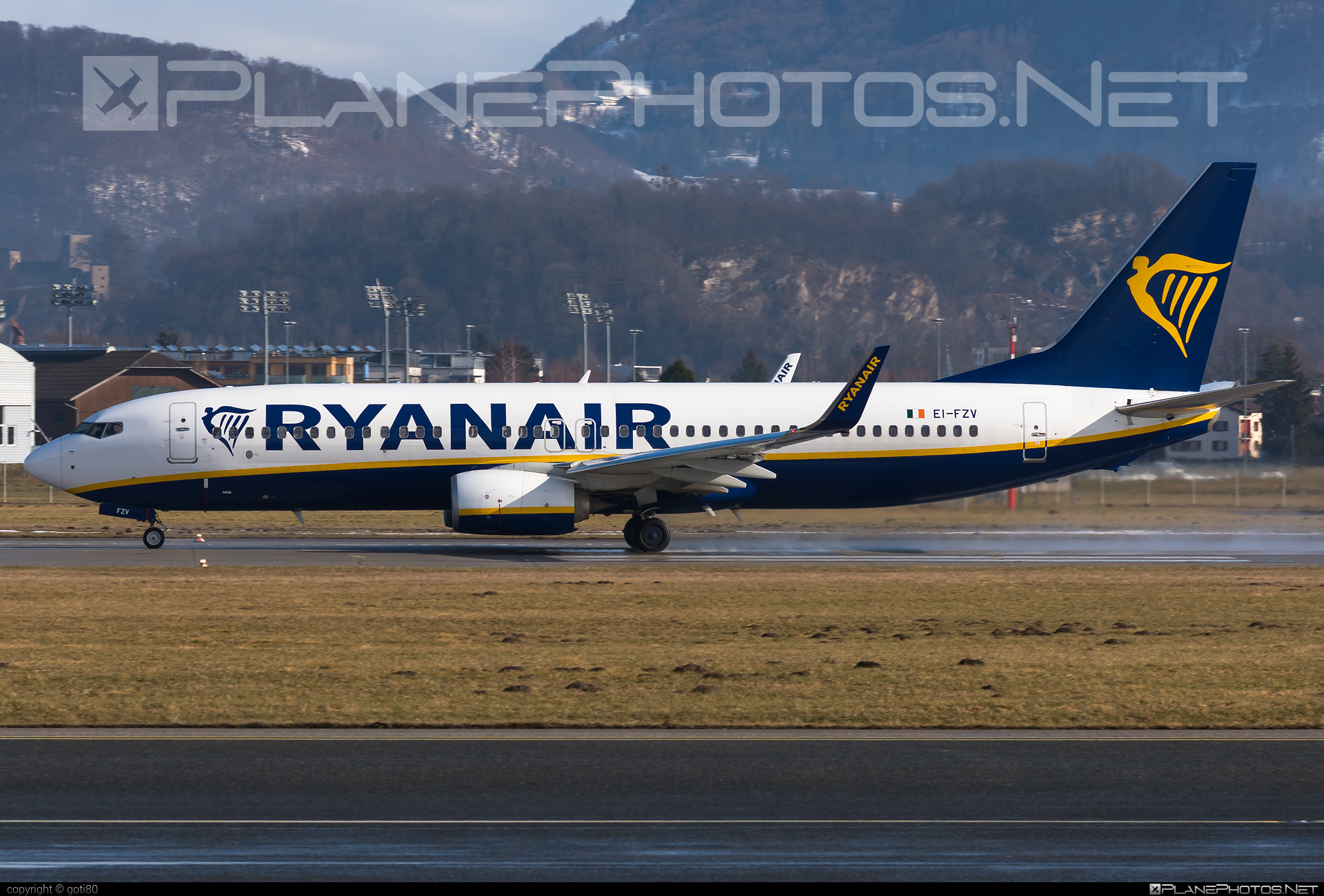 Boeing 737-800 - EI-FZV operated by Ryanair #b737 #b737nextgen #b737ng #boeing #boeing737 #ryanair