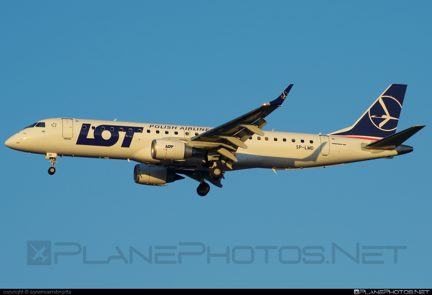 Embraer E190STD (ERJ-190-100STD) - SP-LMD operated by LOT Polish Airlines #e190 #e190100 #e190100std #e190std #embraer #embraer190 #embraer190100std #embraer190std #lot #lotpolishairlines