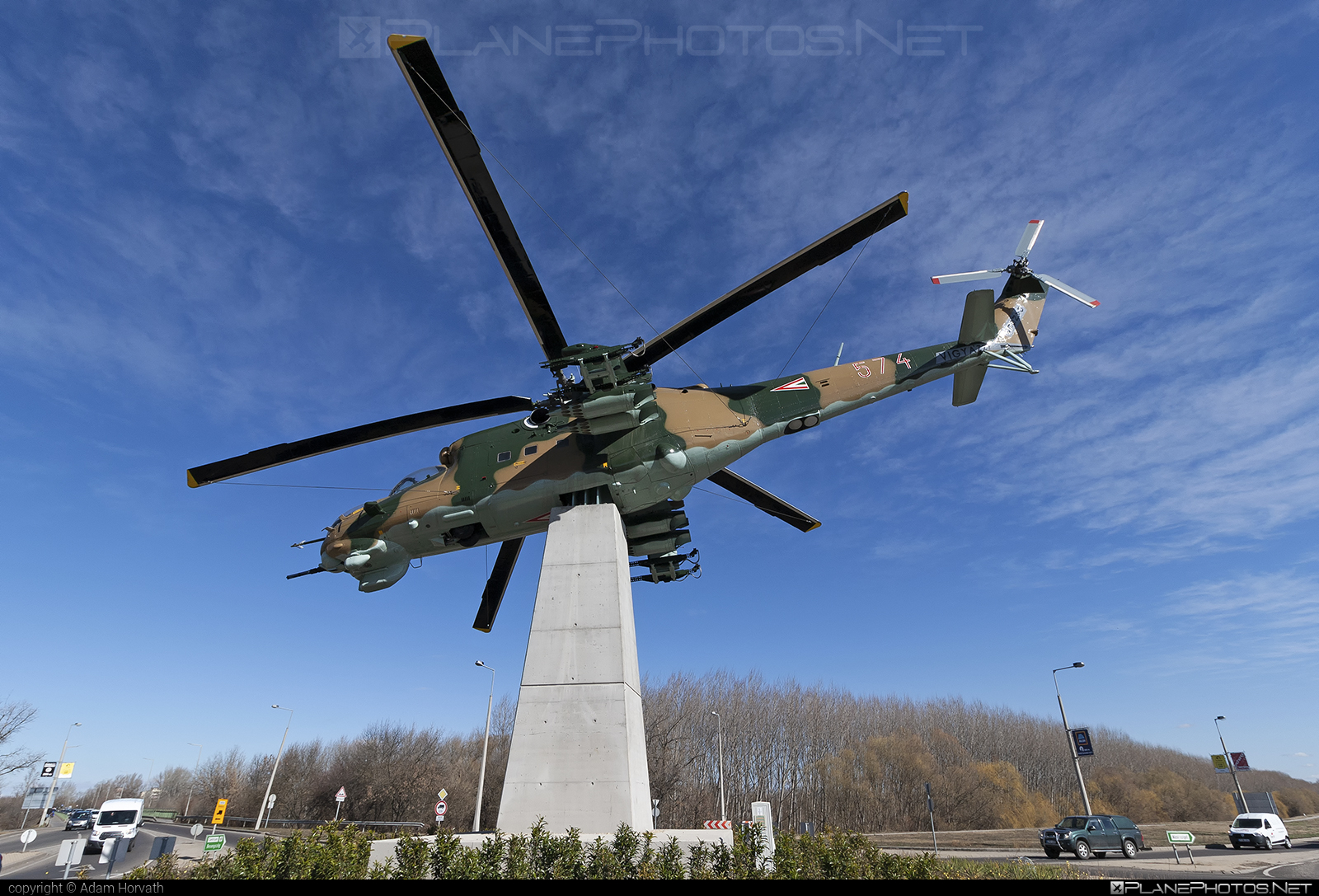 Mil Mi-24D - 574 operated by Magyar Légierő (Hungarian Air Force) #hungarianairforce #magyarlegiero #mi24 #mi24d #mil #mil24 #mil24d #milhelicopters